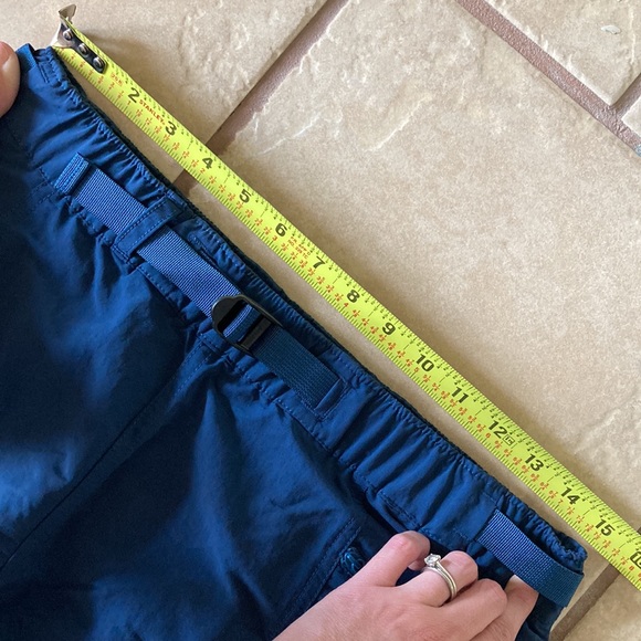 New Patagonia W's Outdoor Everyday Shorts Tidepool Blue M - Picture 8 of 11